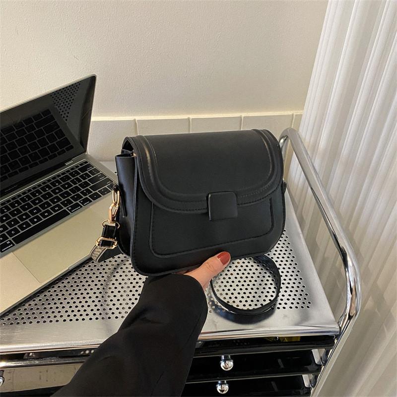 Fashionable Street Style Womens Shoulder Bag 2023 Trendy Pu Leather Crossbody