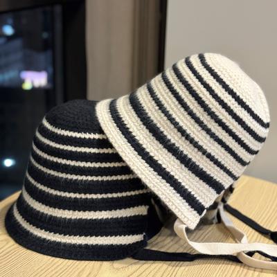 Neuer Koreanischer Stil Gestreifter Schnür-Strickpullover-Hut für Damen Frühling und Herbst Mode Vielseitig Gesichtsbetonend Kleiner Woll-Fischerhut Trendig