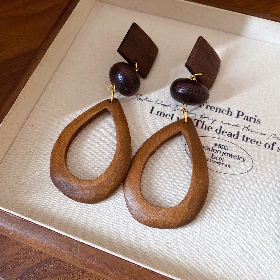 Stříbrné náušnice s dřevěným kamínkem v etnickém stylu: Dámský Retro Jednoduchý Design