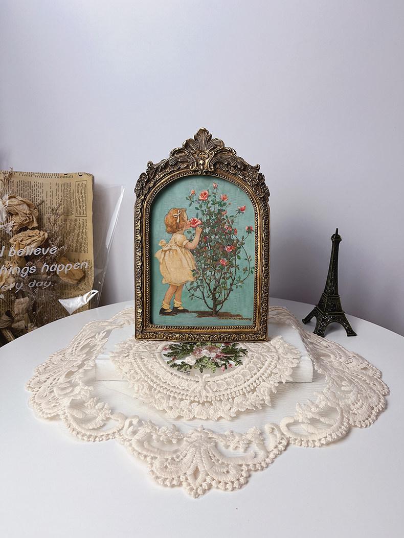 European Classical Decorative Photo Frame Retro Oval Relief Picture Frame Engraved Ornament Oil Painting Decorative Painting
