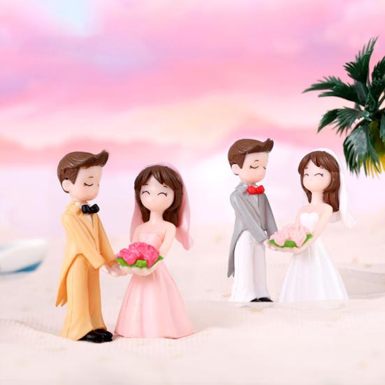 2Pcs Romantic Couple Ornament Realistic Fashionably Dressed DIY Mini Cake Decoration Lovers Figure for Desktop