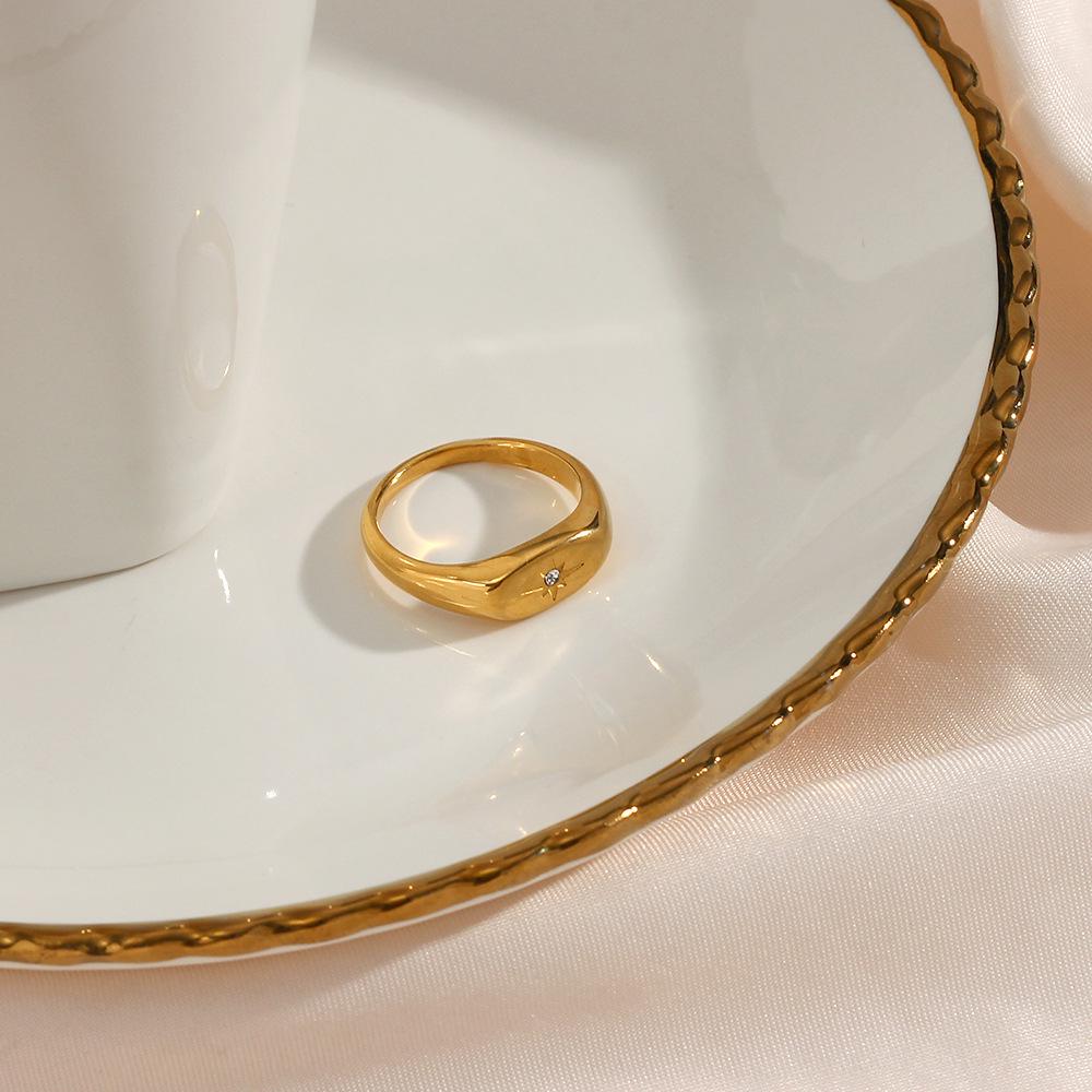 Europäisch-Amerikanische Mode 18K Gold Plated Edelstahl Ovaler Stern Zirkon Ring