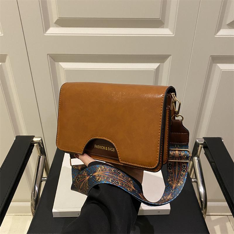 

Ladies High Quality PU Leather Square Crossbody Bag Multifunctional Clutch Messenger Bag Fashion Casual Bag CLE 20.5x7.5x13.5cm коричневый