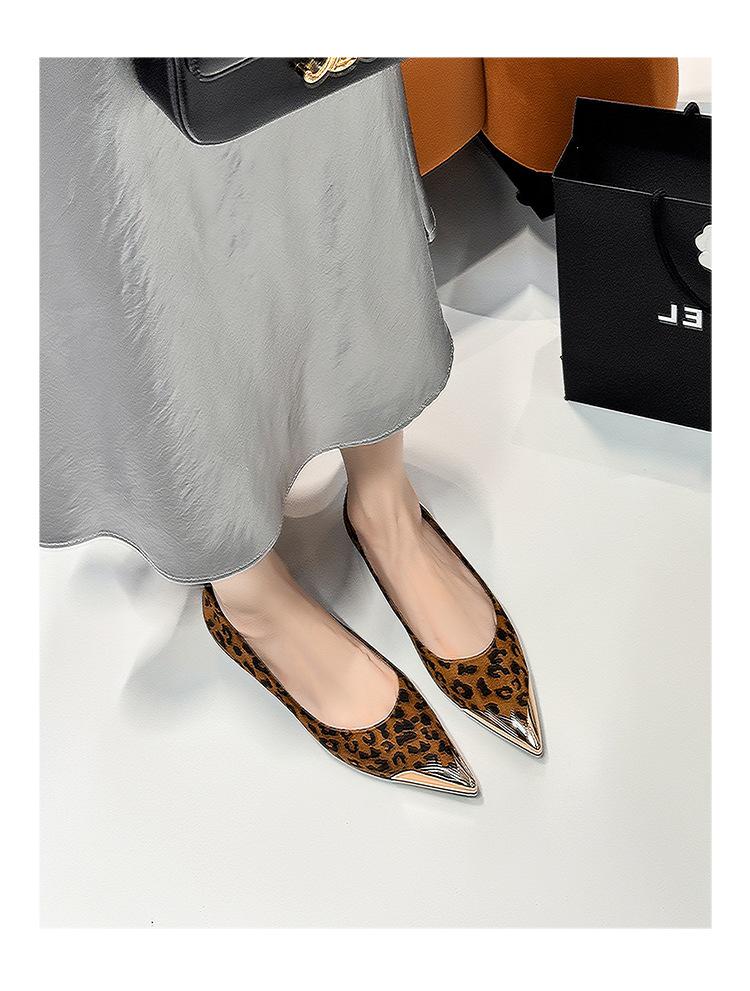 Mode-slip-on-skor för kvinnor, europeisk-amerikansk stil, med spetsig tå, lågt skaft och dold klack