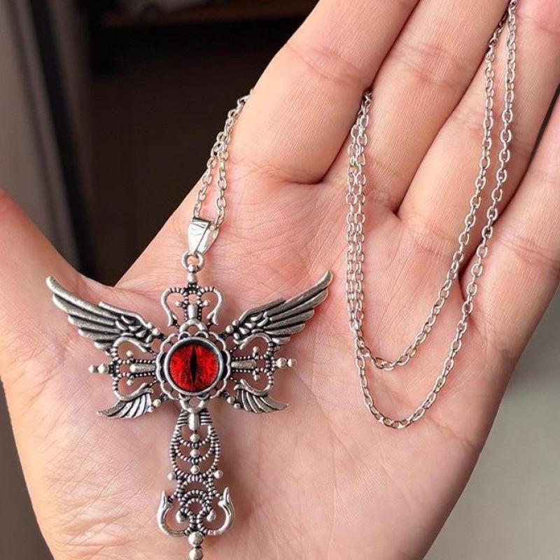 Rood Duivels Oog Hanger met Duivelsvleugels Kruis - Roestvrij Staal Ketting