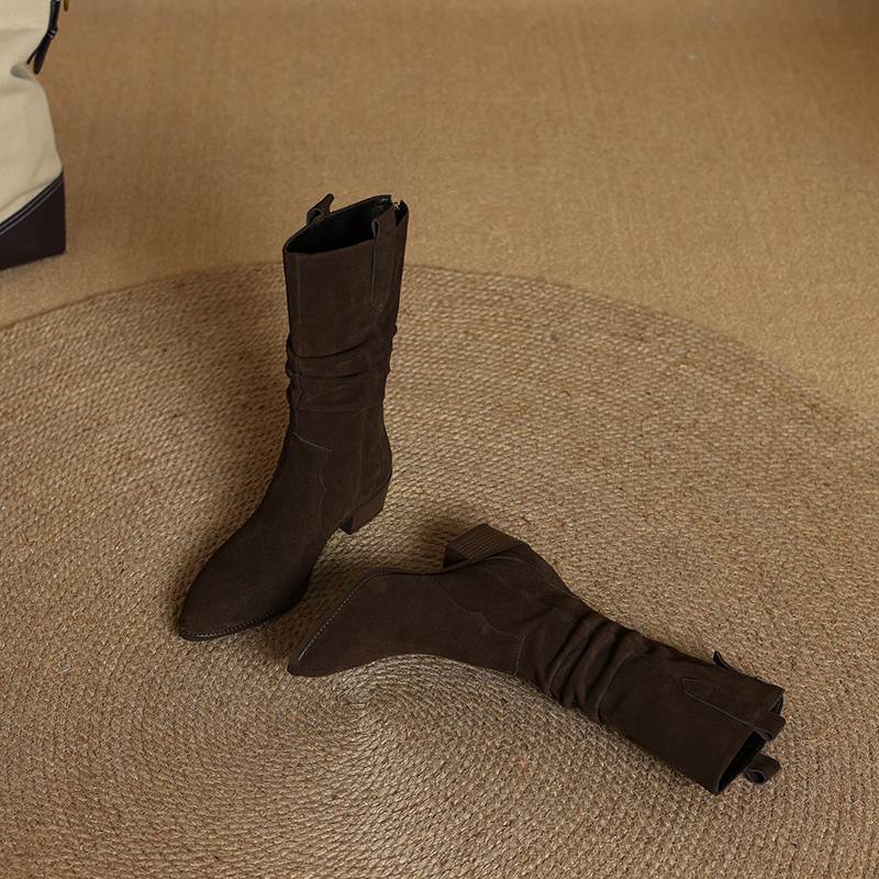 Krazing Pot Nubuc din piele intoarsa de vaci Cizme de iarna cu varf rotund cu toc mediu pentru femei Cizme cu pliuri retro elegante pentru femei la mijlocul gambei