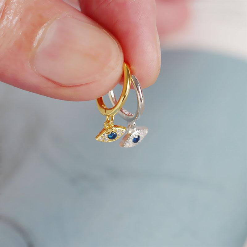 ANENJERY Eyes Small Hoop Earrings For Women Girl Simple Fashion Circle Earrings