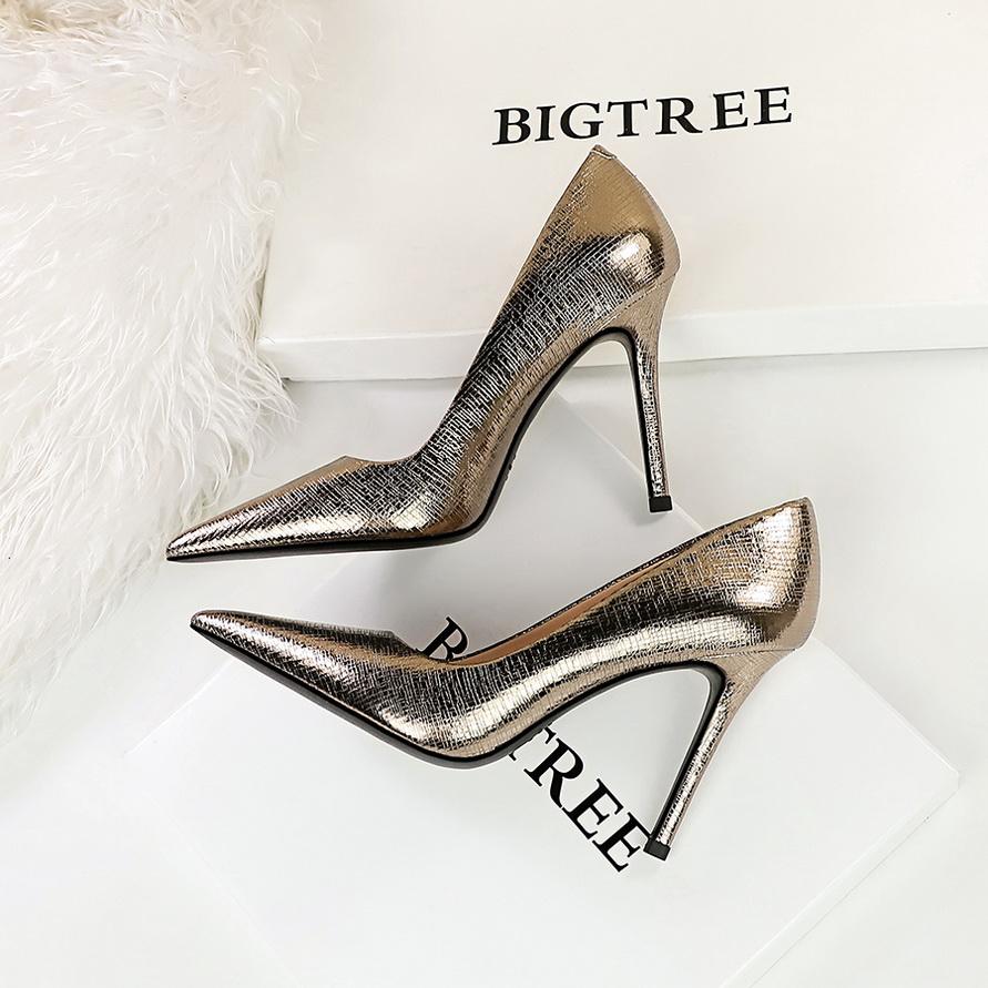 Scarpe Singole da Donna Retro Banchetto Tacchi Alti Tacchi Sottili Bocca Bassa Punta Appuntita Effetto Metallo Tacco Altissimo
