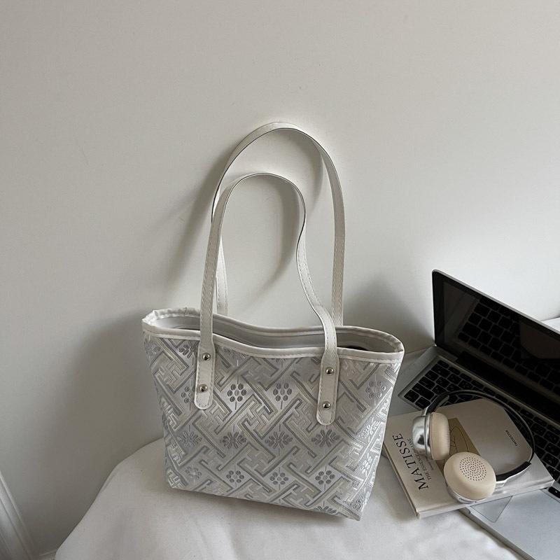 Women Fashion Large Capacity Ethnic Style Versatile Single Shoulder Tote Commuter Bag