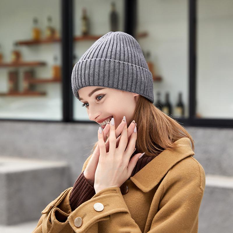 Thickened Thermal Knit Hat for Men and Women Winter Wool Beanie for Couples Outdoor Windproof Ski Beanie Cold-Weather Beanie