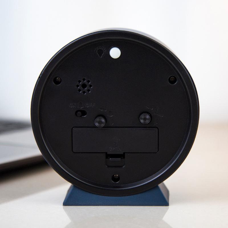 Simple Metal Small Alarm Clock for Men and Women Children Creative Bedside Luminous Table Clock Desktop Silent Student Bedroom Clock