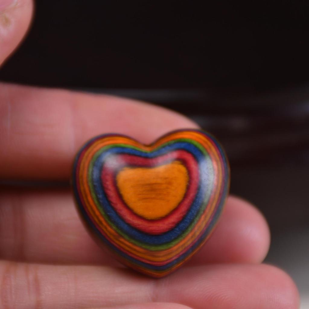 Heart-Shaped Rosewood & Green Sandalwood Carving Ornament