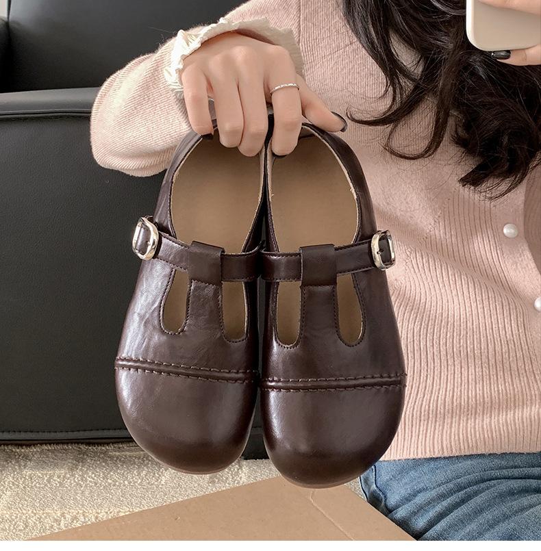 Retro Lightweight Round Head Versatile Flat-soled Single Shoes Women's 2025 New Spring and Autumn with Skirt Soft-soled Mary Jane Small Leather Shoes