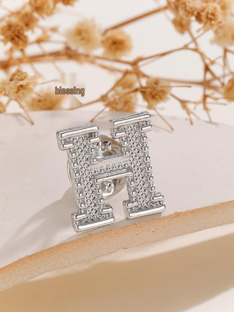 Luxury Alphabet Brooch: Elegant 26-Letter Fashion Pin to Secure Clothing in Style