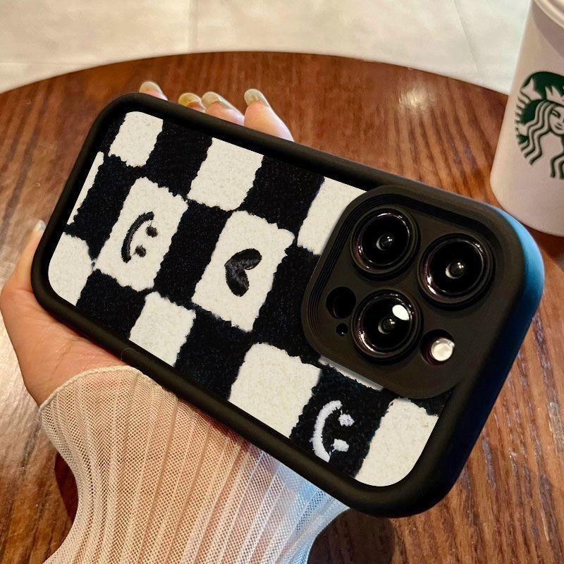 Black grid love iPhone17Promax mobile phone case ladder is suitable for Apple 16promax all-inclusive Tianyan 15.