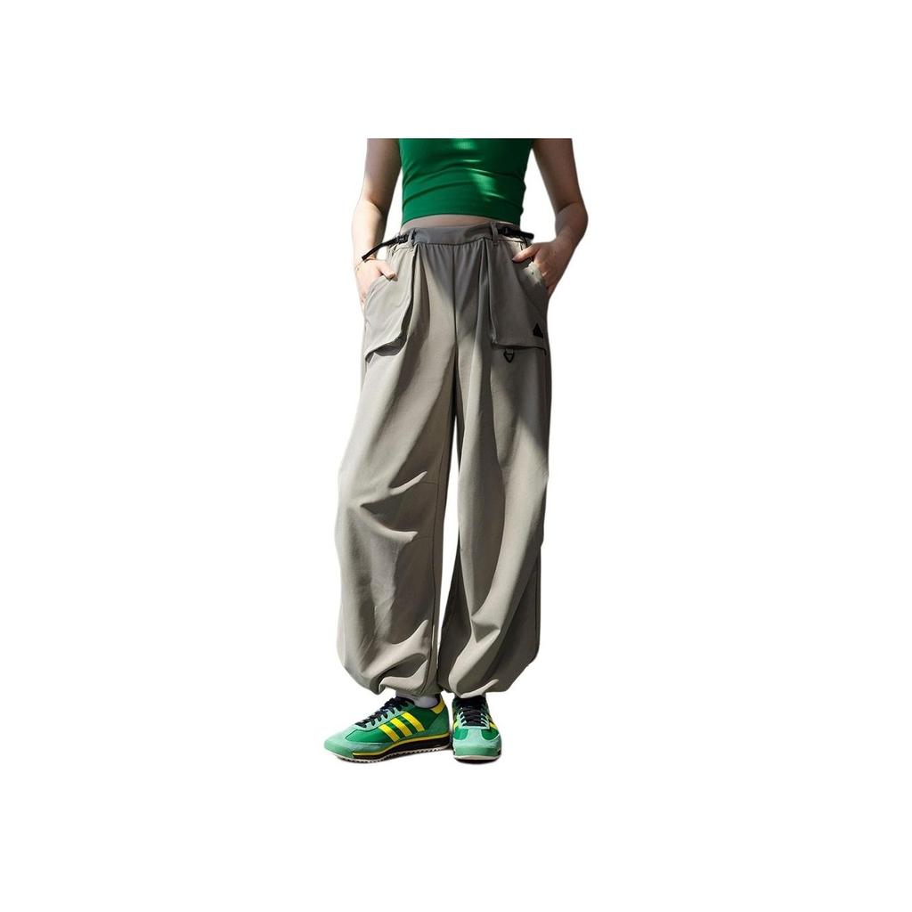 Adidas City Escape Knitted Tracksuit Bottoms With Logo And 3D Pockets Women Bottoms Pebble-Silver-Grey JE8584
