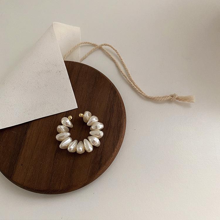 

Korea Personality Fake Piercing Irregular Geometry Circle Pearl Clip Earrings for Women Designer Earring Jewelry Accessory Gifts