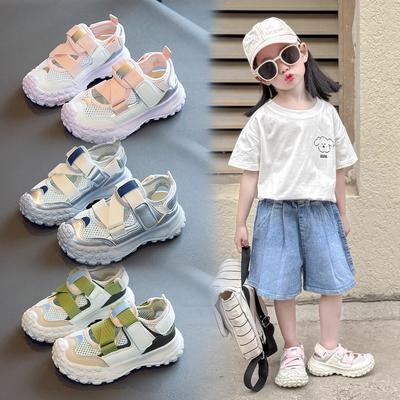 Sandálias para meninas 2025 verão novo sapatos esportivos vazados sapatos de rede respiráveis para crianças sapatos de praia com bico de rede para meninos