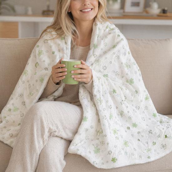 Four Leaf Clover Blanket, Multi-Purpose Air Conditioner Blanket, Soft Double-Sided Flannel Throw Blanket for Sofa Bed Dorm Office