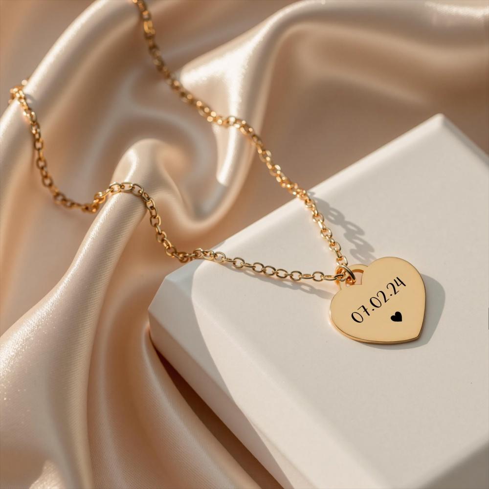 Fashionable Stainless Steel Engraving Letters Time Heart-shaped Pendant Necklace for Friends and Lovers Christmas Gift Necklace