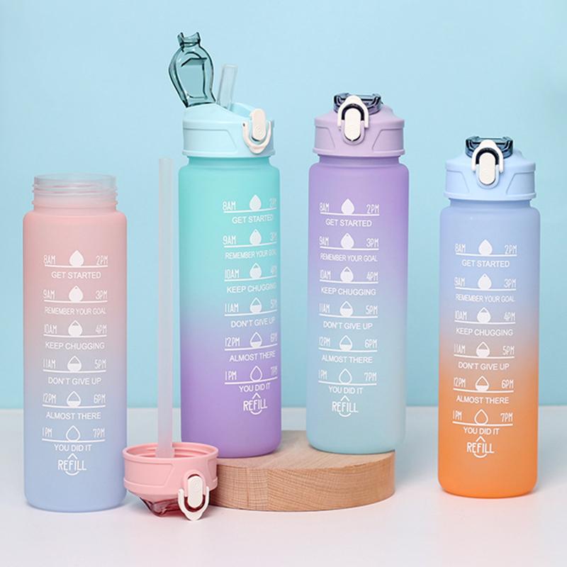 700ml Sportovní láhev na vodu Odolná vůči vysokým teplotám Odměrný kelímek se slámkou Duhový matný Přechod barev Kelímek na vodu Plastový kelímek