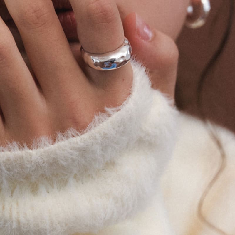 MIDNIGHT MOMENT bumpy volume ring