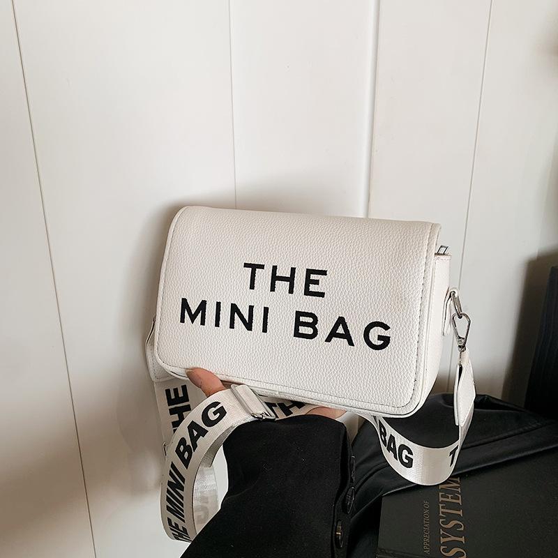 

Simple small square bag women s bag autumn new letter printed shoulder bag commuter versatile messenger bag белый