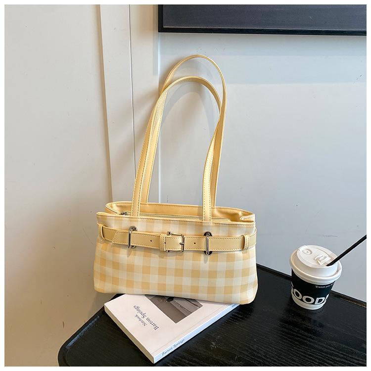 

Сумка большой вместимости женская летняя универсальная новая повседневная клетчатая нишевая на плечо подмышку сумка для поездок жёлтый