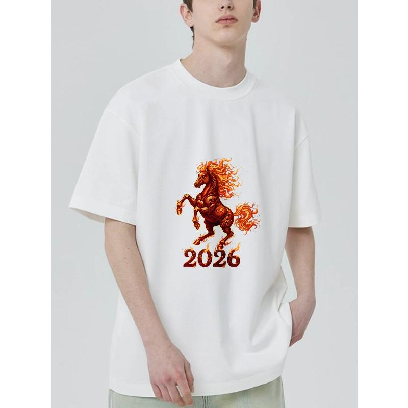 Svart T-shirt med flammande häst och 2026-tryck för vardagsbruk