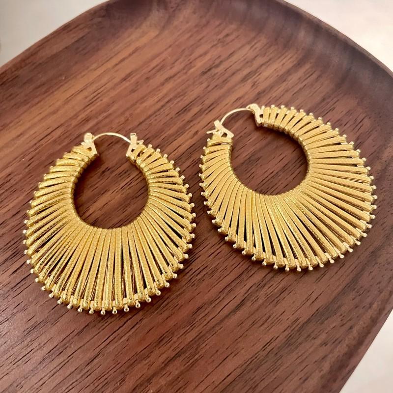 

Модные серьги-подвески для женщин