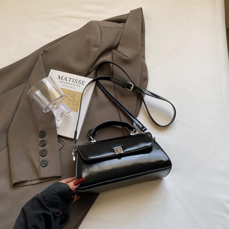 Bag lady 2025 new trendy high-end fashion retro versatile messenger bag spring and summer small bag portable small square bag