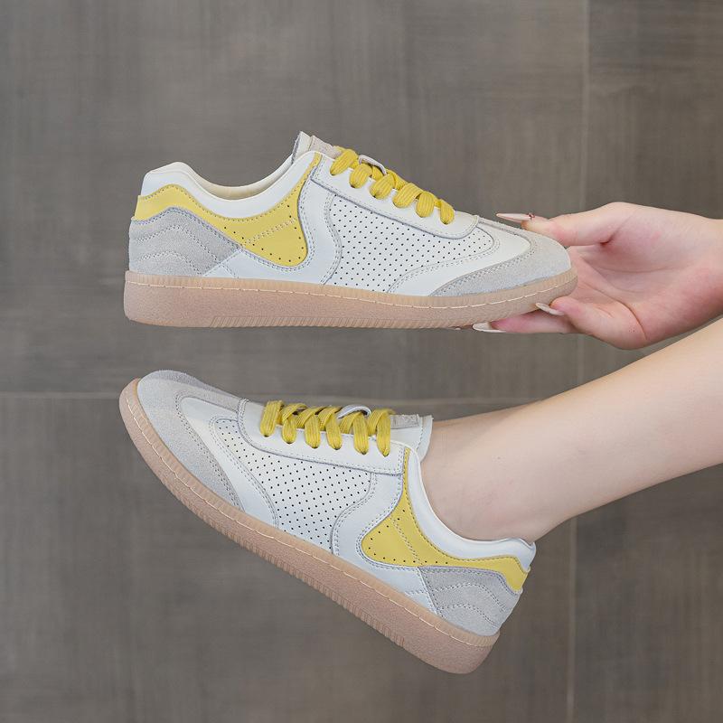 Women's Soft Bottom Small White Shoes Spring and Summer Large Size Shoes Hundred with Breathable Hollow De Training Shoes