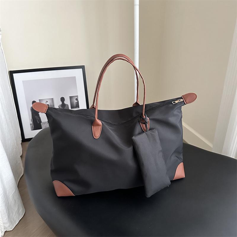 Large Capacity Lightweight Travel and Gym Bag nero