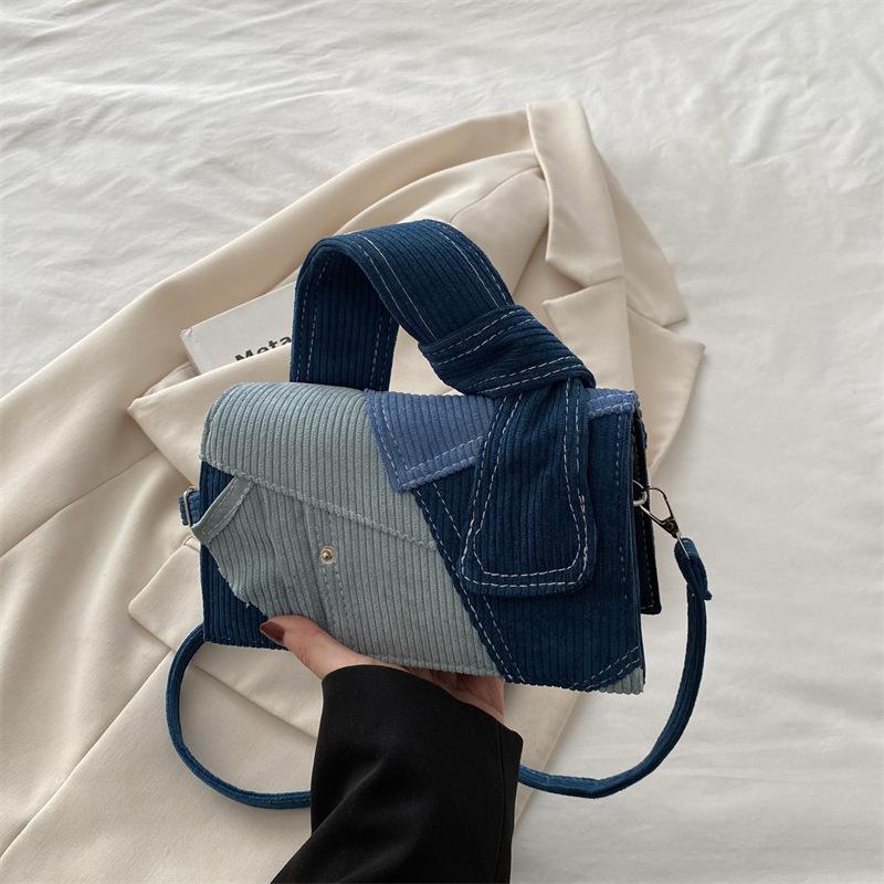 

Korean version of women s bag 2025 new splicing shoulder messenger bag advanced sense contrasting color portable small square bag explosion super fire синий