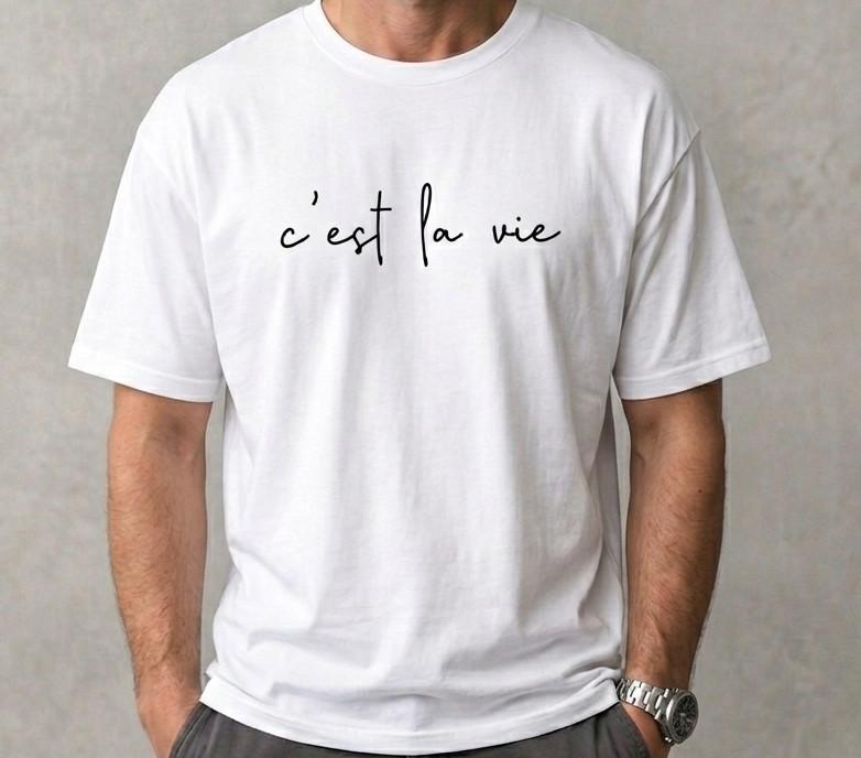 T-shirt "C'est La Vie" Citazione Francese - Maglietta Grafica Minimalista con Scritta