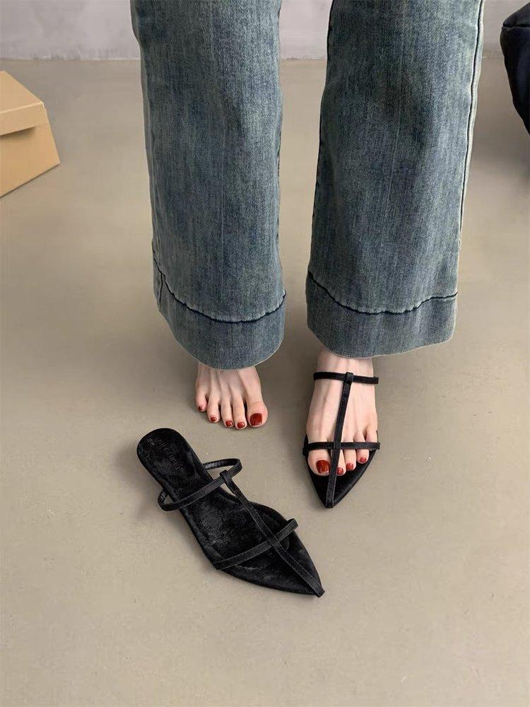 

Niche high-end simple women s slippers women s summer wear new French temperament fairy evening breeze low-heeled sandals 35