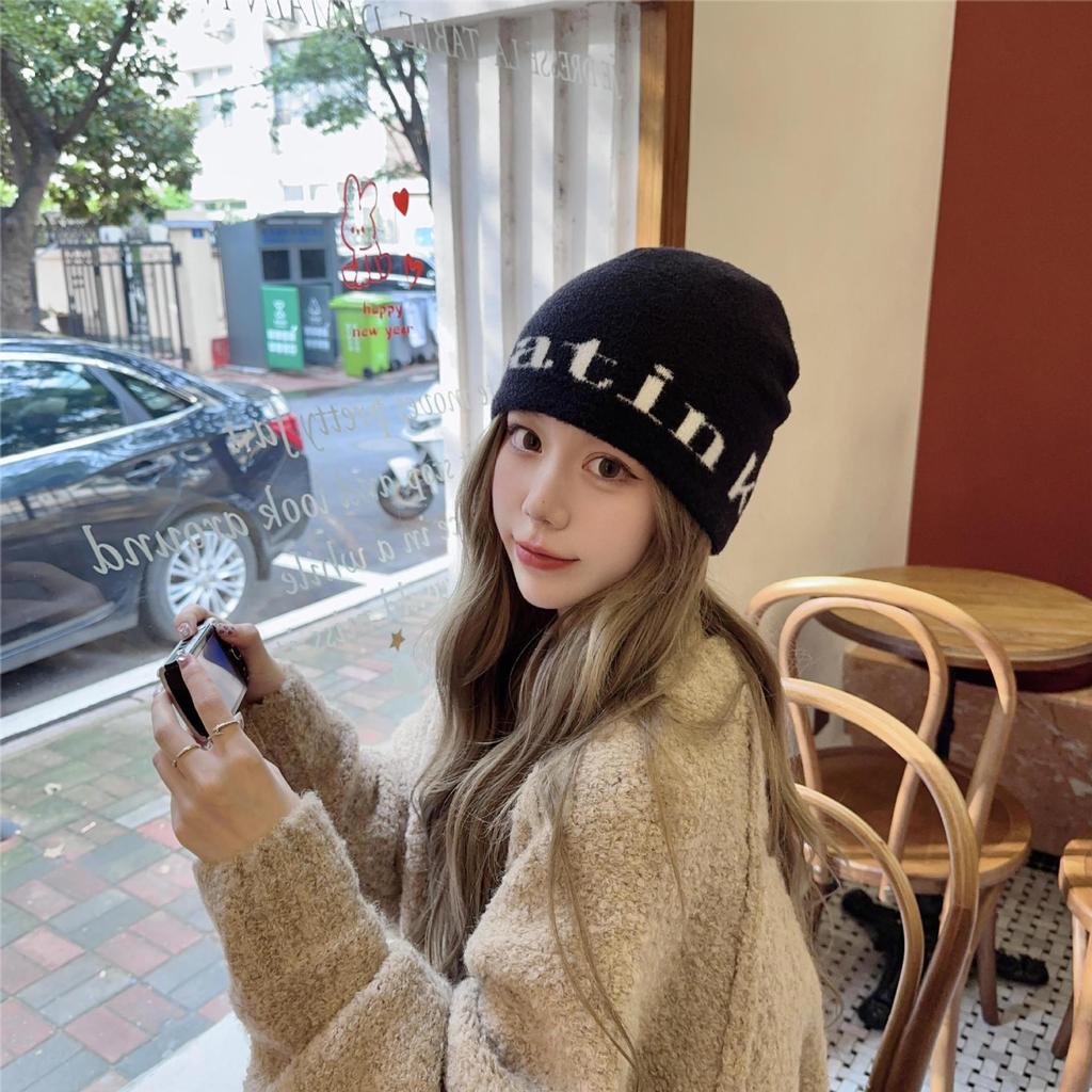 Niche and unique letter knit knit hat, internet celebrity sweet loose plus-size puffed hat, autumn/winter warm postpartum sweater