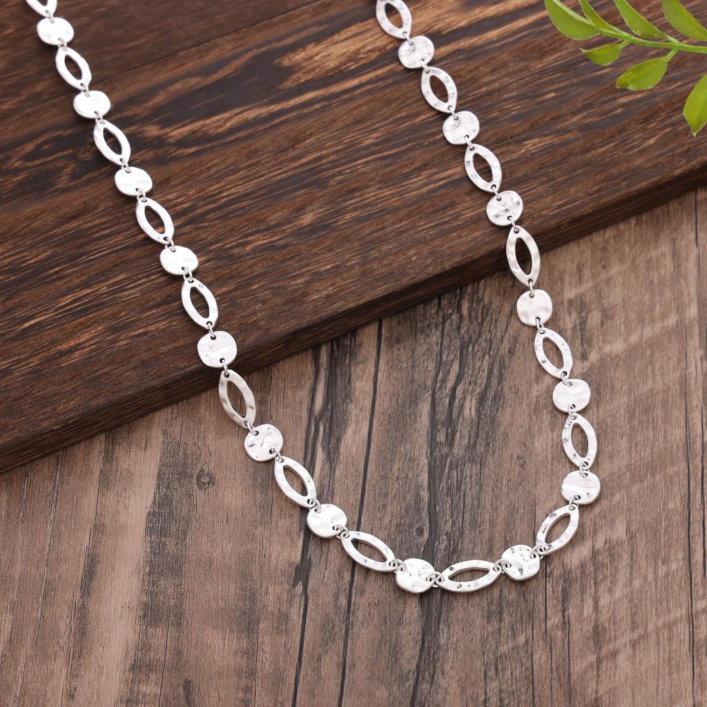 Nouveau collier en métal à disque creux irrégulier, chaîne de pull dorée polyvalente pour femmes, à la mode et populaire