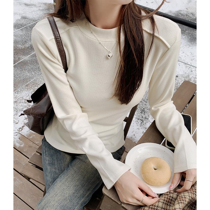 Apricot Round Neck Brushed Thickened Long-sleeved Bottoming Shirt for Women In Autumn and Winter, Warm and Slim Inner Layering, Basic Versatile Top