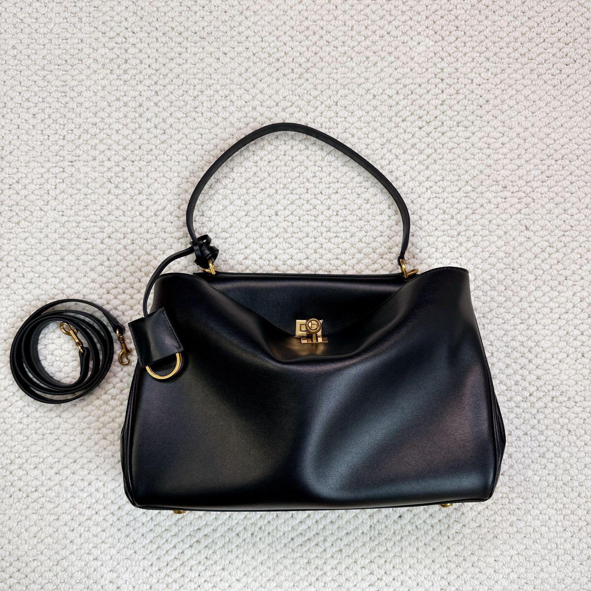 

2025 New Style Real Leather Rodeo Bag Large Capacity Buckle Casual Messenger Single Shoulder Womens Bag 29x10x20cm