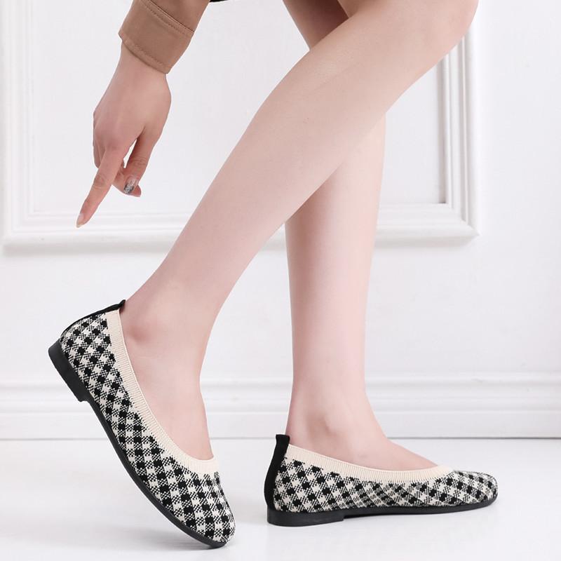Breathable and Comfortable Old Beijing Cloth Shoes, Casual Slip-on Shoes for Women, Mother's Shoes, Fashionable Flying Woven Cloth Shoes
