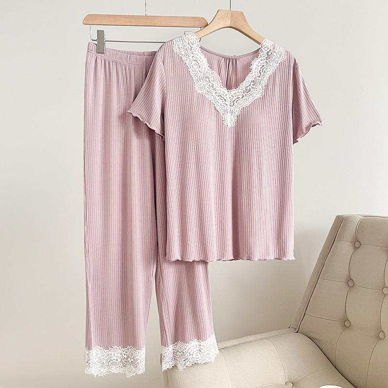 

2025 Spring/Summer Women s Lace-Trimmed Purple Pullover Pajamas: Versatile Homewear with a High-End Feel One Size