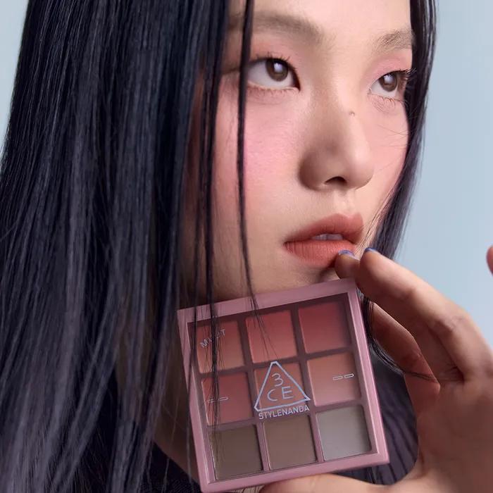 Bouncy Blur Balm + Multi Eye Color Palette