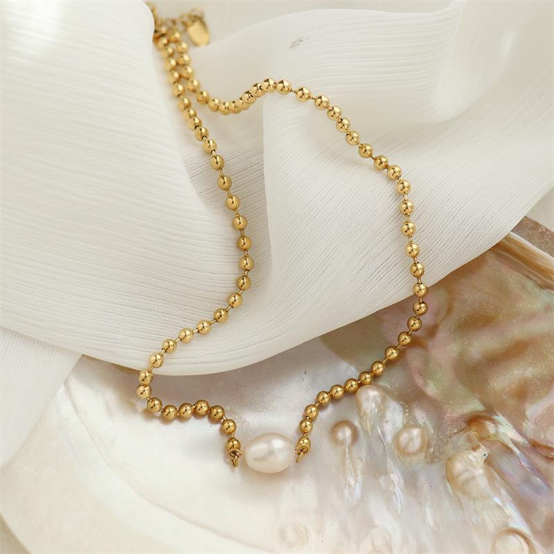 Retro European & American Freshwater Pearl Beaded Clavicle Necklace for Women - Fashionable, Unique Short Chain