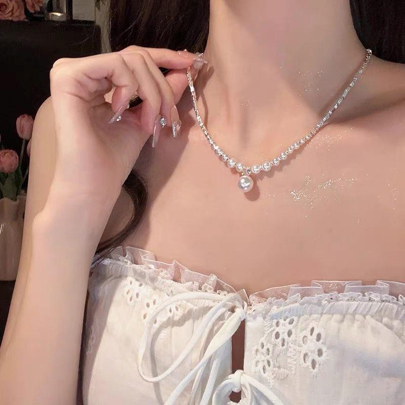 Romantic Escape Double-layer Bow Pearl Necklace Women's Light Luxury Niche Elegant Suit Collarbone Chain Neck Chain Tide