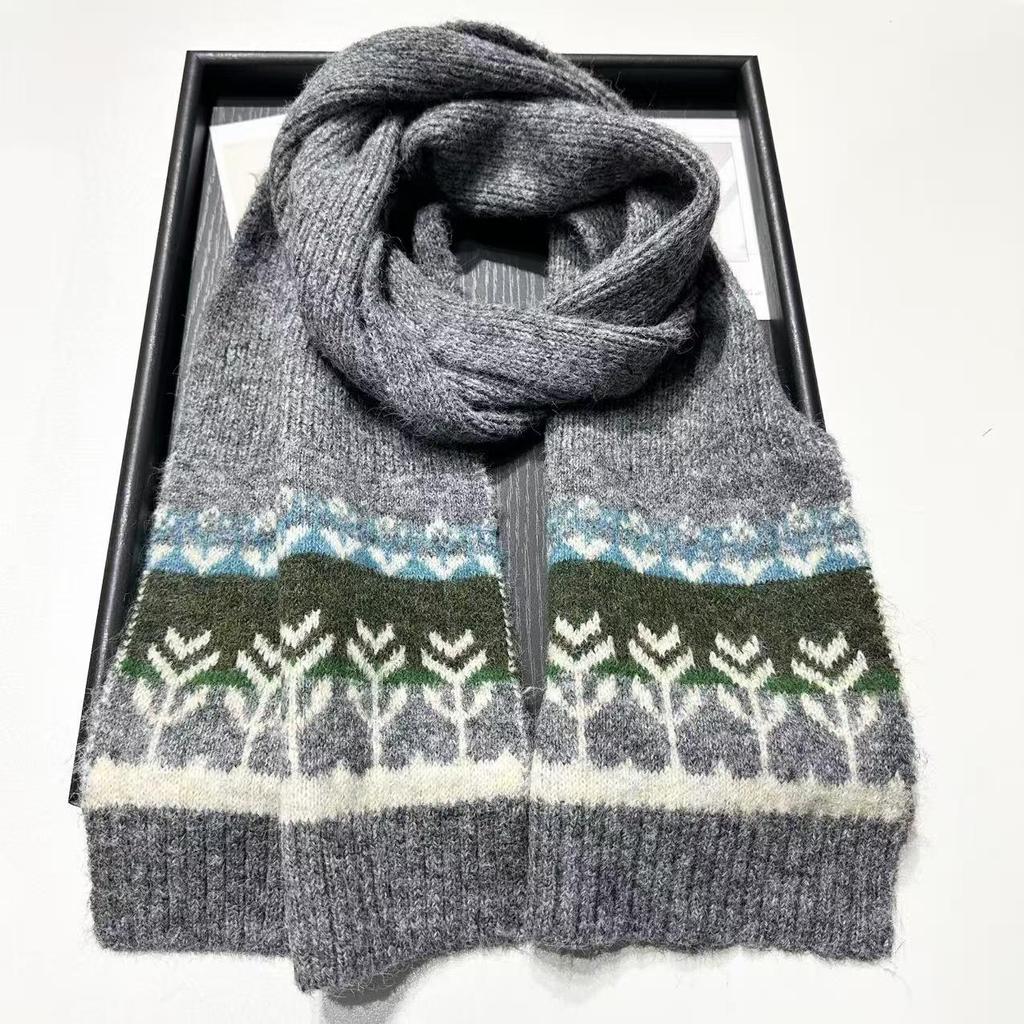 2025 Women's Retro Wool Jacquard Knit Scarf - Cozy, Versatile Winter Neck Warmer with Korean Style for Christmas and Autumn