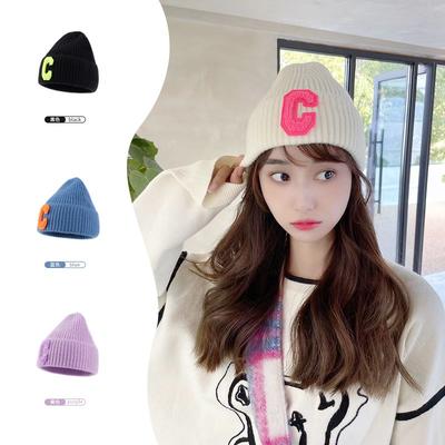 Einfache C-Buchstaben-Strickmütze, warme Herbst- und Winterwollmütze, gekräuselte Kälteschutzmütze lässt ein kleines Gesicht sehen, neue Mütze
