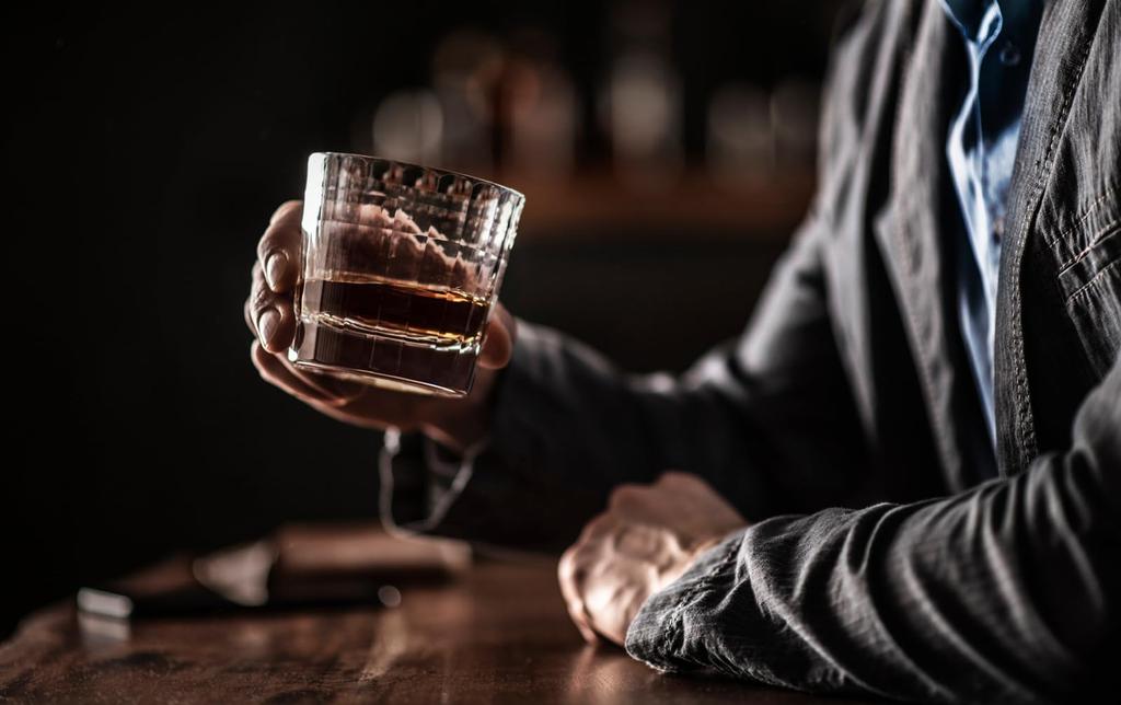 ZWIESEL GLAS Tumbler, Bar Premium No. 1, for Whiskey and Hard Liquor, Large, 1 Glass, Handmade, S122299