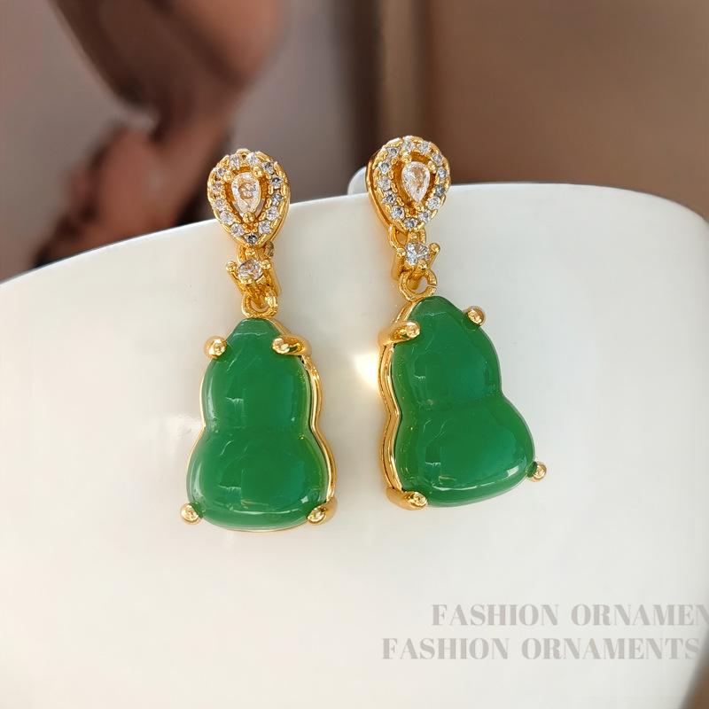 Elegant Chinese-Style Earrings & Necklace: Trendy, Versatile, Personalized Accessories for All Customers