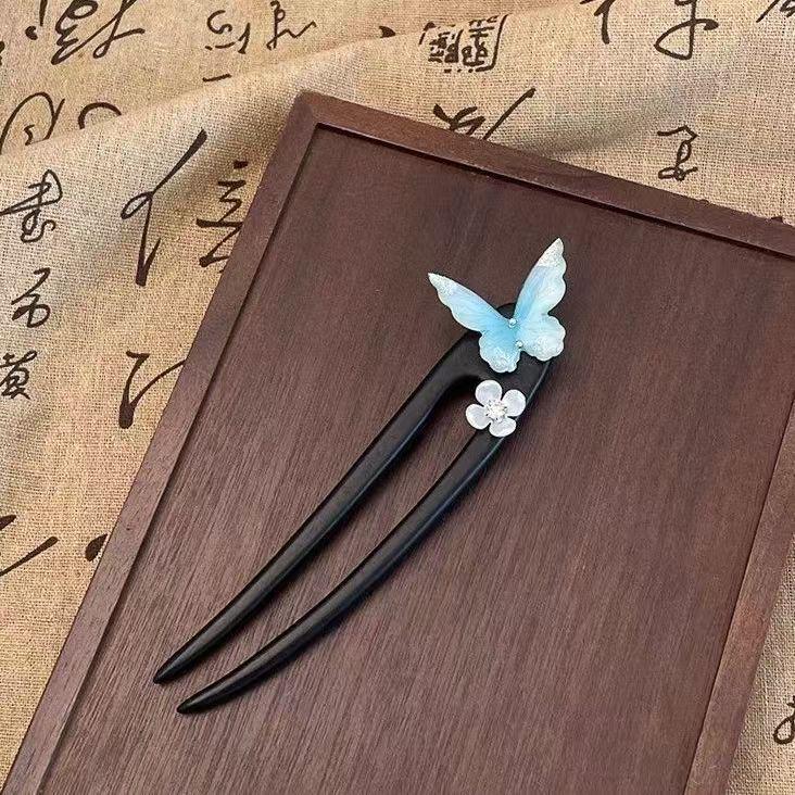 

Pure Butterfly Sea: Chinese-Style Blue Butterfly & Flower Hairpin for Ma Mian Skirt Hair Styling